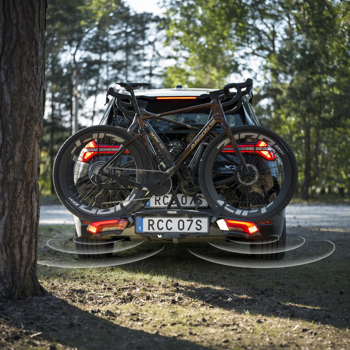Thule Epos ParkSecure Fahrradträger, Anhängerkupplung, 3 Fahrräder, klappbar, Parksensoren, schwarz